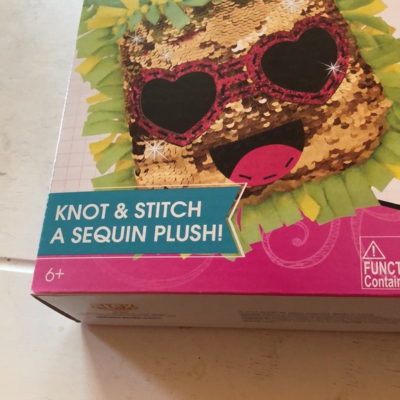 Knot -a pineapple sequin plush - Picture 3 of 8